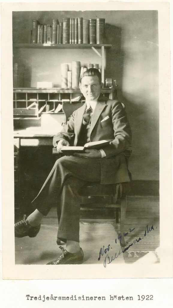 Tredjeårsmedisinerstudenten Konrad Birkhaug i 1922. Foto: Privat. Fritt tilgjengelig.